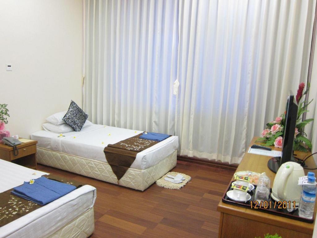 Myat Taw Win Hotel Naypyidaw Экстерьер фото